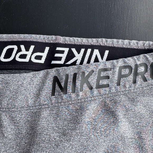 NIKE PRO Gray Leggings - Picture 2 of 10